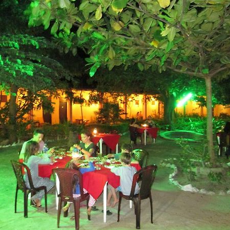 Shahira Hotel Нилавели Экстерьер фото